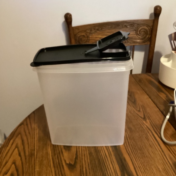 Tupperware - Picture 2 of 2